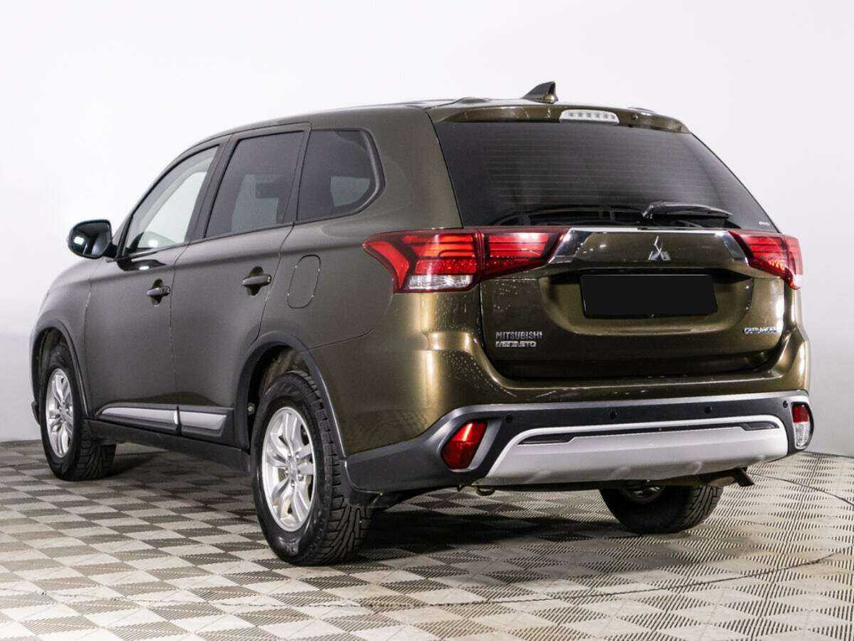 Mitsubishi Outlander с пробегом — 2019 год. Фото: #6