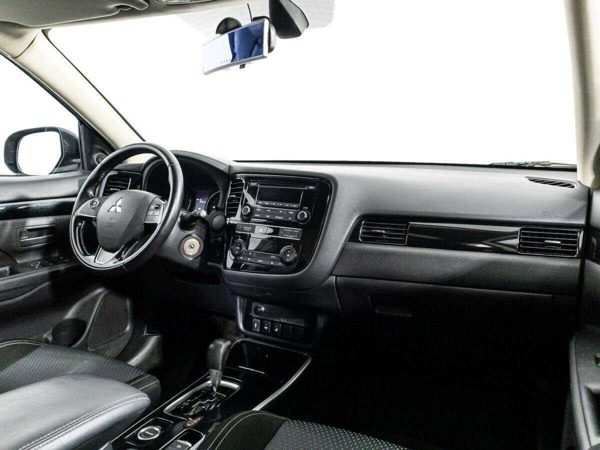 Mitsubishi Outlander с пробегом — 2019 год. Фото: #8