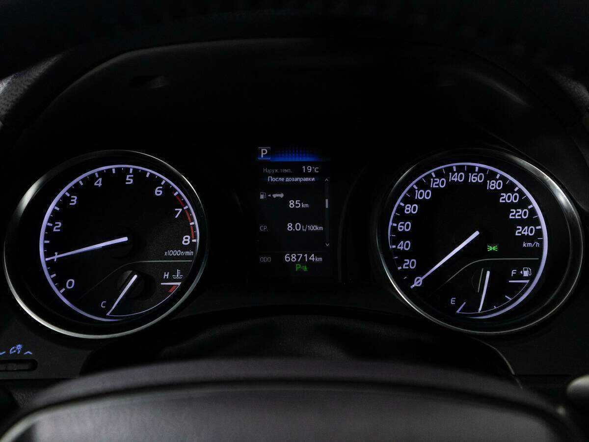 Toyota Camry с пробегом — 2019 год. Фото: #11