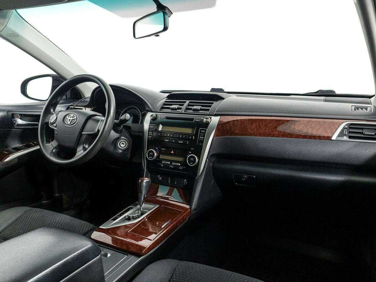 Toyota Camry с пробегом — 2012 год. Фото: #6