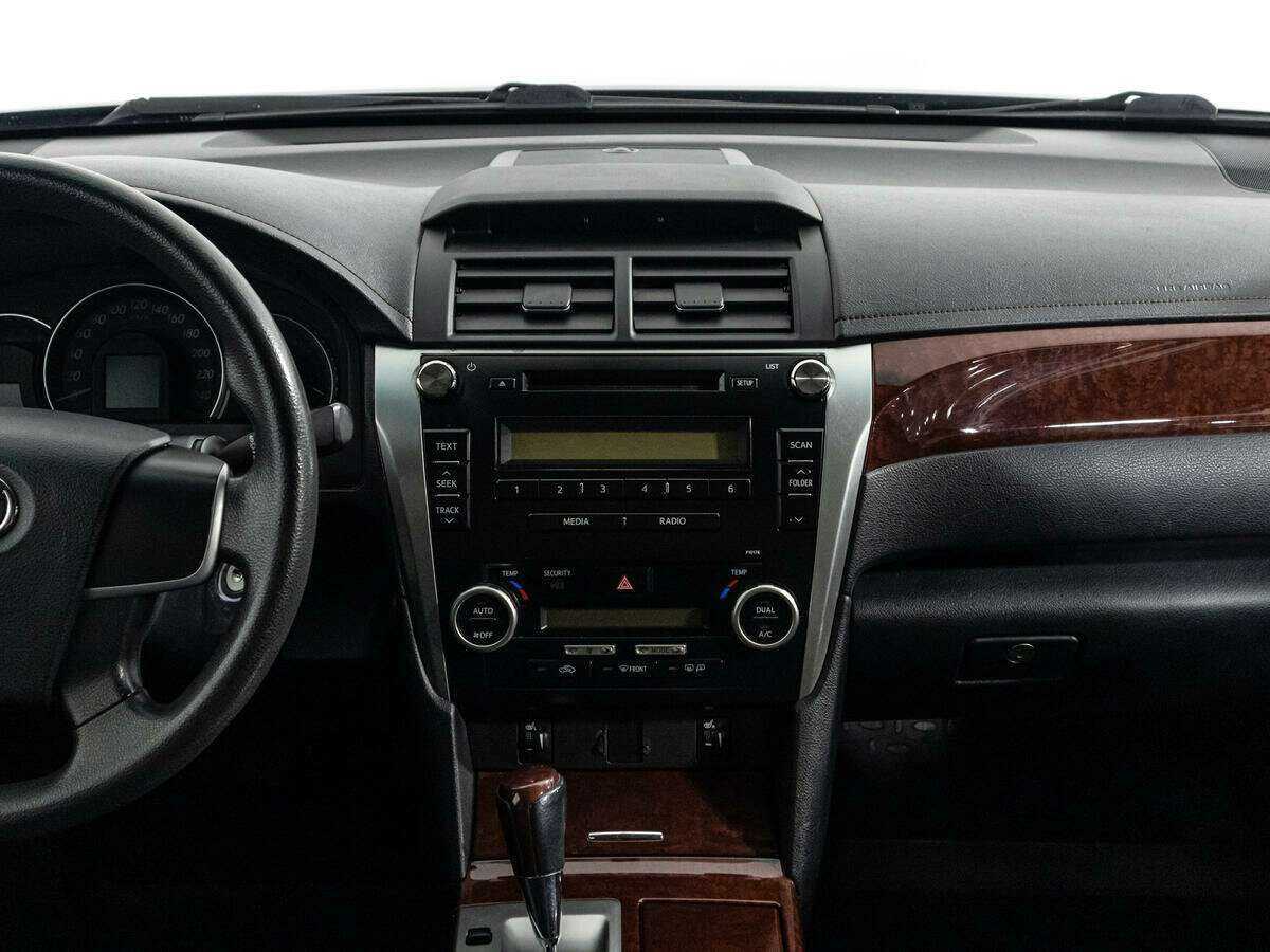 Toyota Camry с пробегом — 2012 год. Фото: #11