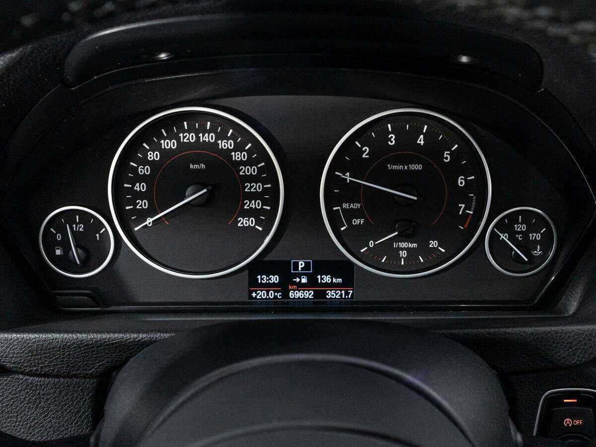 BMW 3 серии с пробегом — 2018 год. Фото: #11