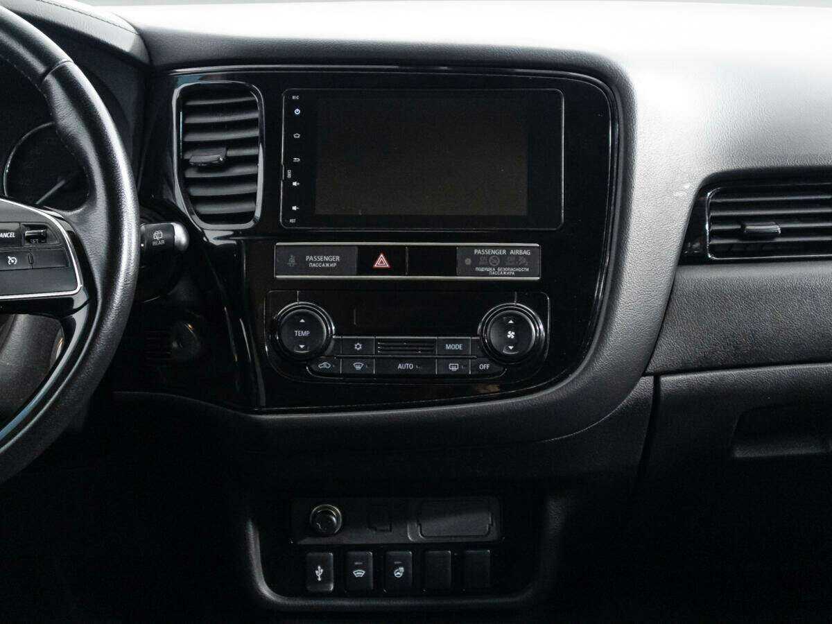 Mitsubishi Outlander с пробегом — 2019 год. Фото: #13