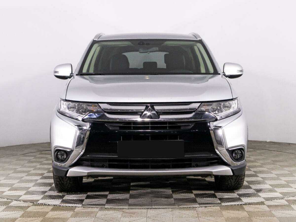 Mitsubishi Outlander с пробегом — 2017 год. Фото: #1