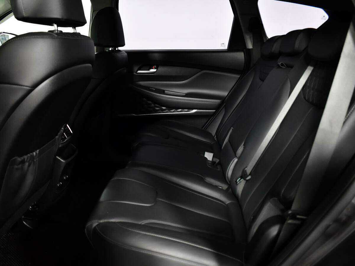 Hyundai Santa Fe с пробегом — 2018 год. Фото: #10