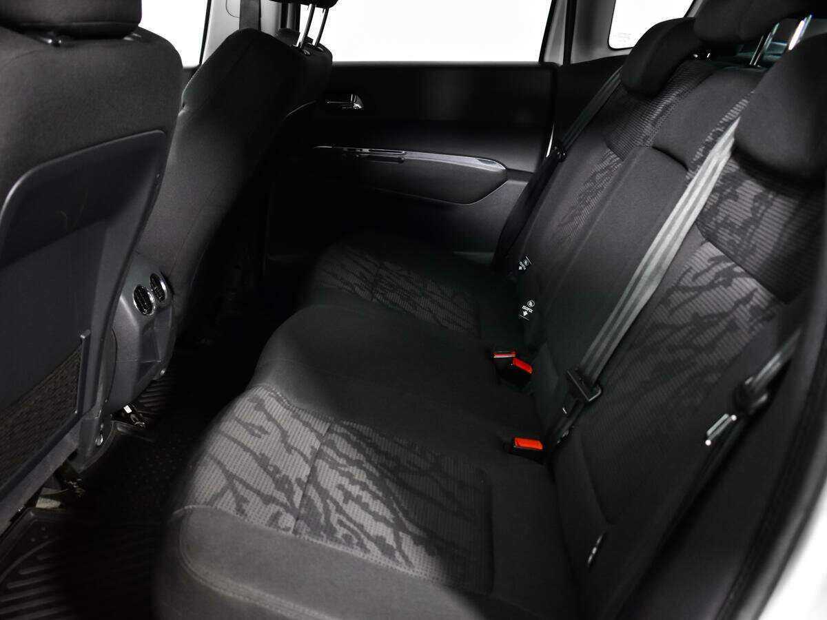 Peugeot 3008 с пробегом — 2012 год. Фото: #9