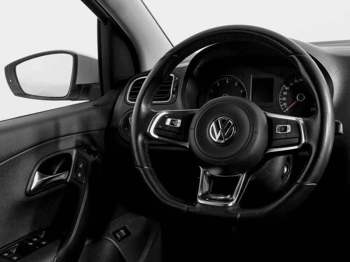 Volkswagen Polo с пробегом — 2020 год. Фото: #13