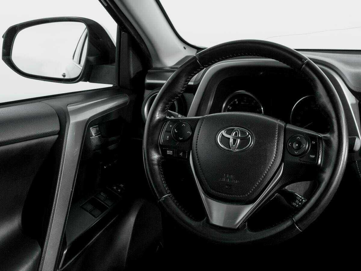 Toyota RAV4 с пробегом — 2016 год. Фото: #14