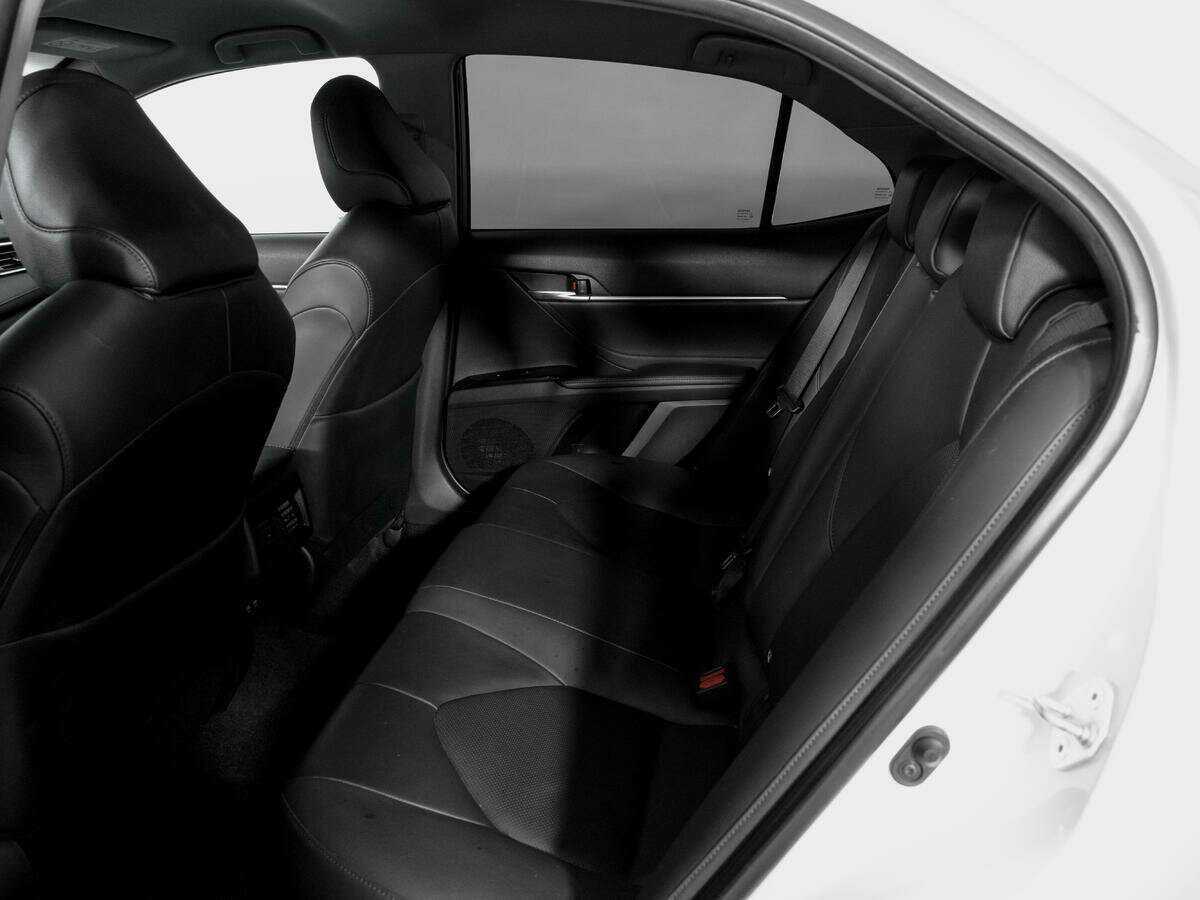 Toyota Camry с пробегом — 2019 год. Фото: #9