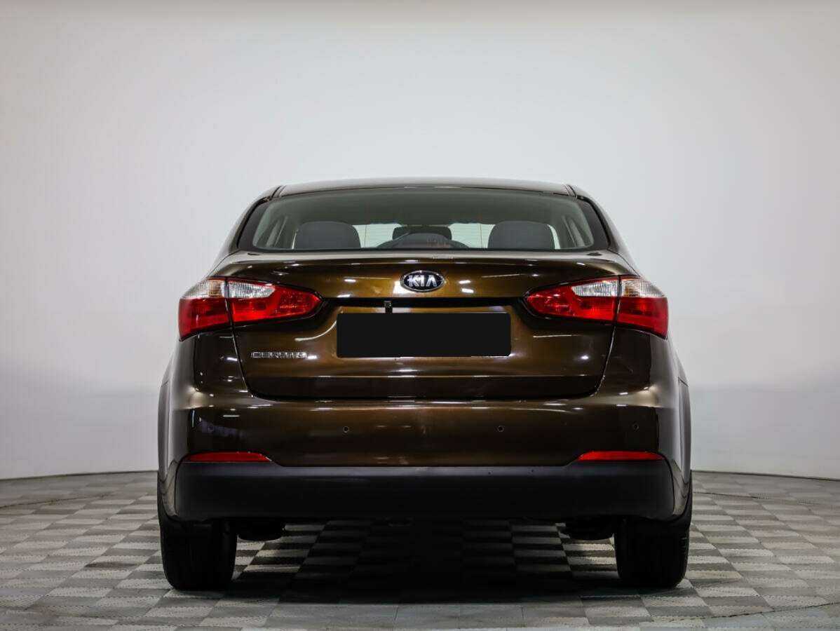 Kia Cerato с пробегом — 2015 год. Фото: #4