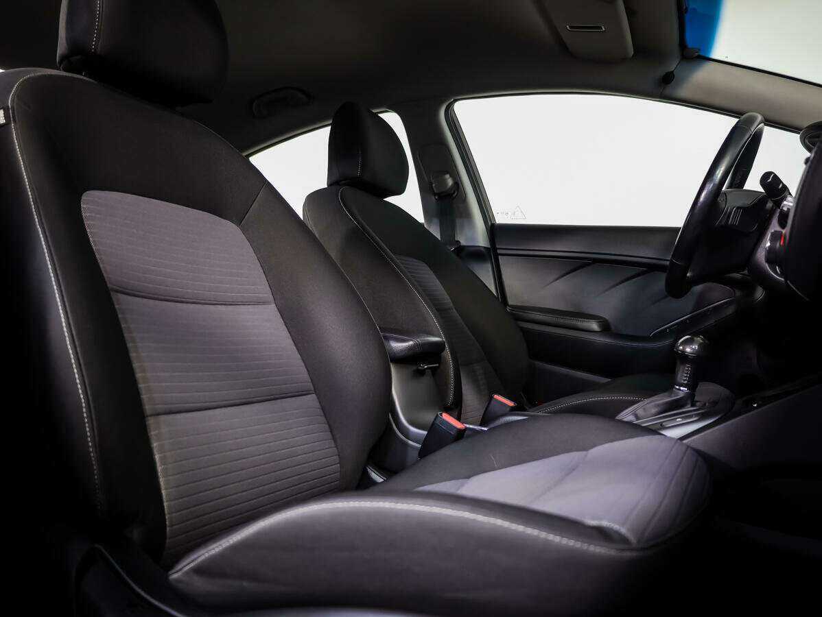 Kia Cerato с пробегом — 2015 год. Фото: #10