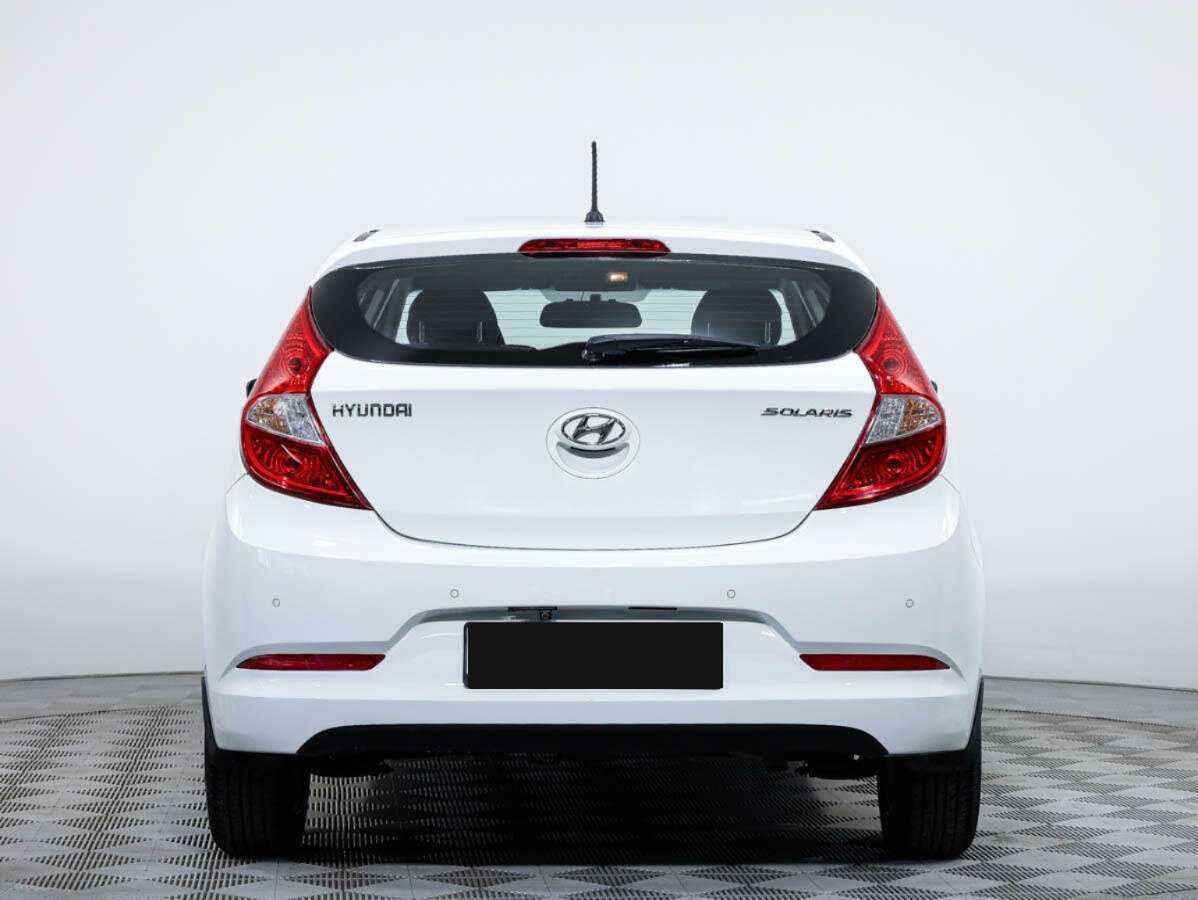 Hyundai Solaris с пробегом — 2015 год. Фото: #4