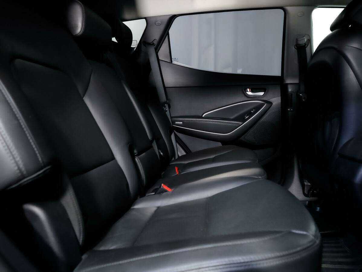 Hyundai Santa Fe с пробегом — 2017 год. Фото: #12