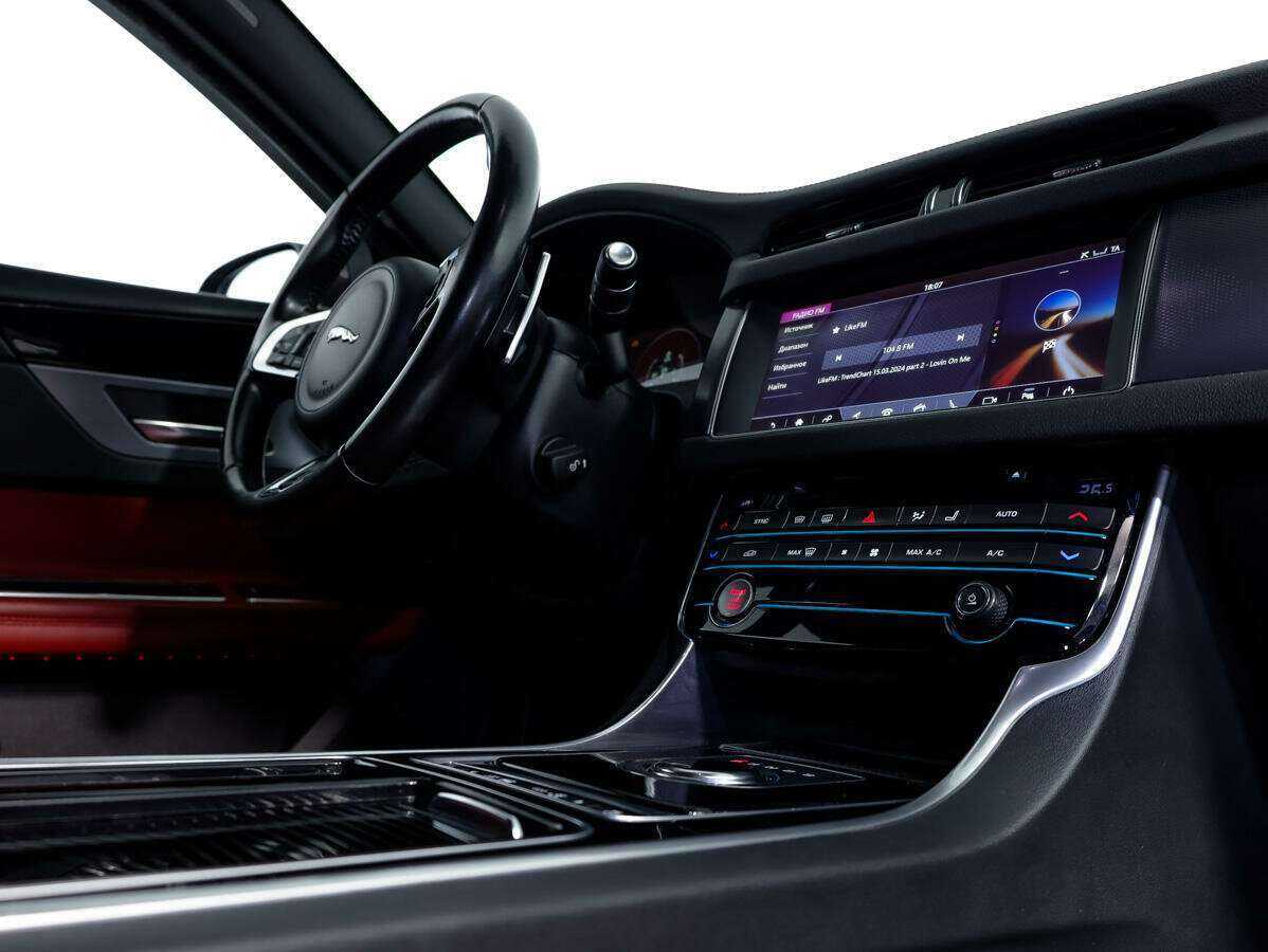 Jaguar XF с пробегом — 2017 год. Фото: #28