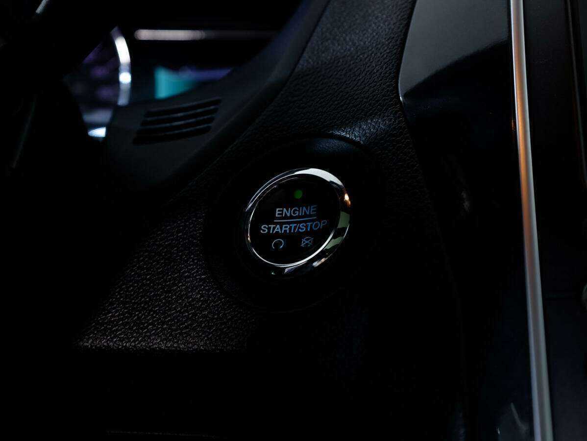 Ford Explorer с пробегом — 2015 год. Фото: #25