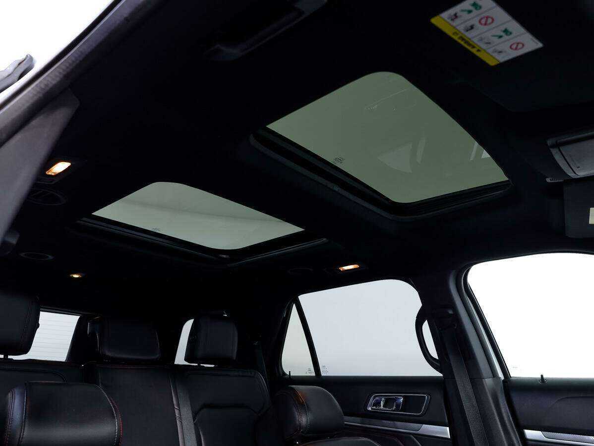 Ford Explorer с пробегом — 2015 год. Фото: #26