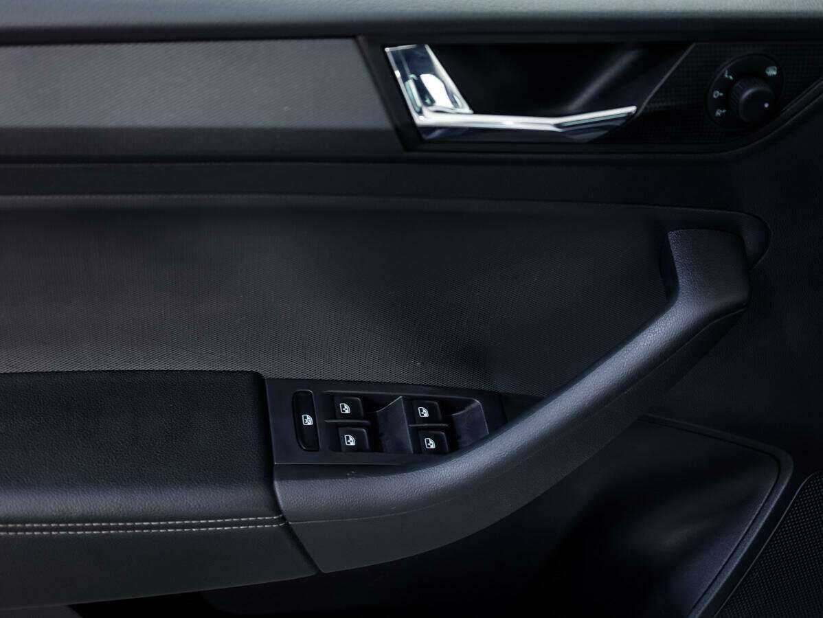 Skoda Rapid с пробегом — 2021 год. Фото: #19