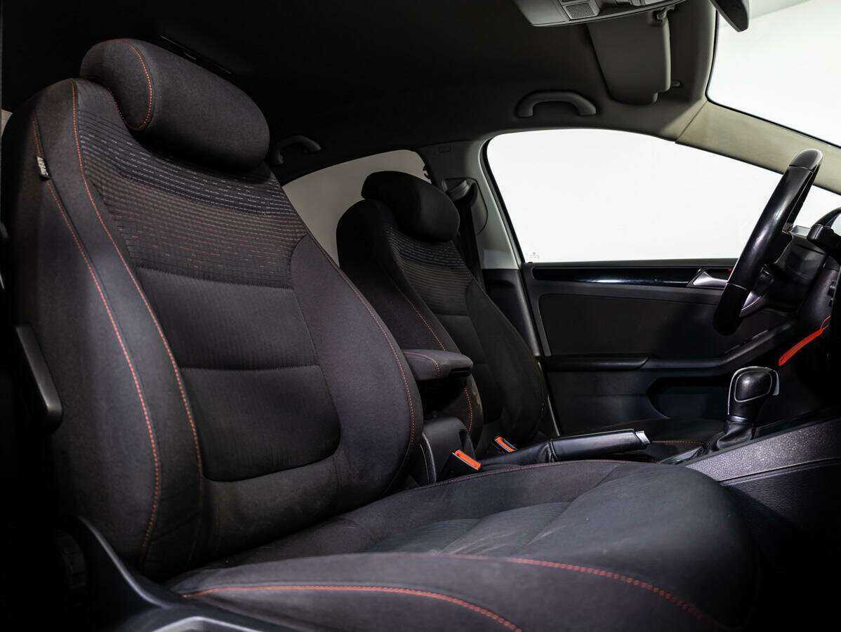 Volkswagen Jetta с пробегом — 2017 год. Фото: #9