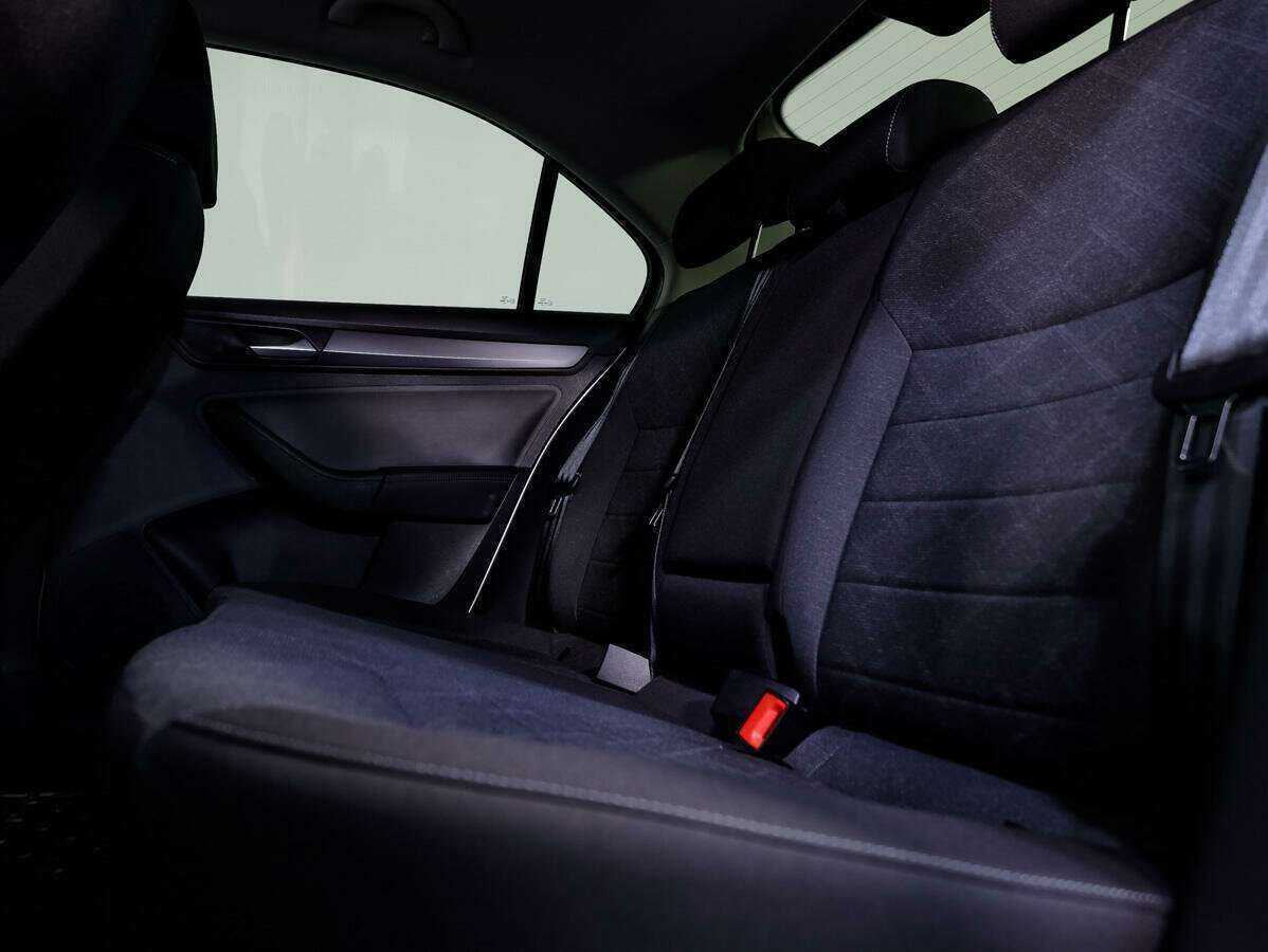 Volkswagen Polo с пробегом — 2020 год. Фото: #11