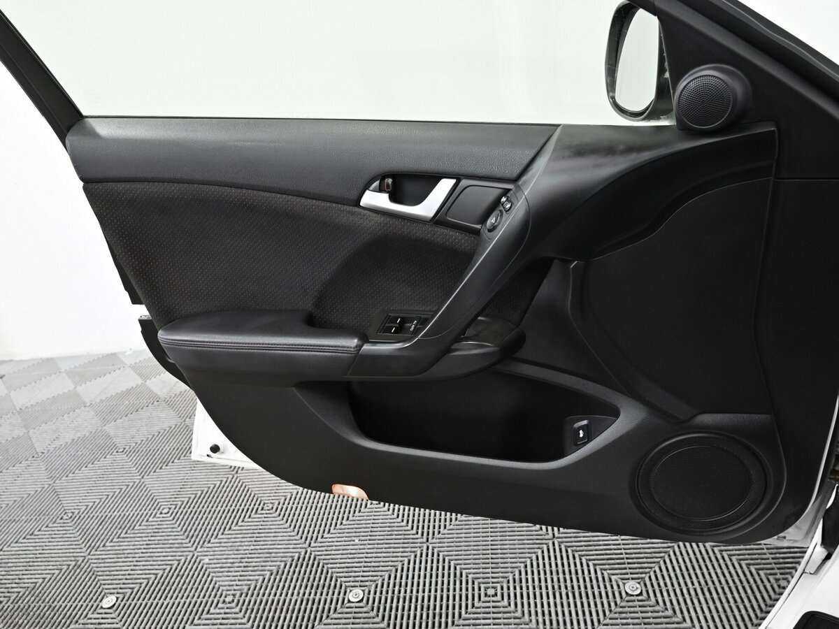 Honda Accord с пробегом — 2012 год. Фото: #8