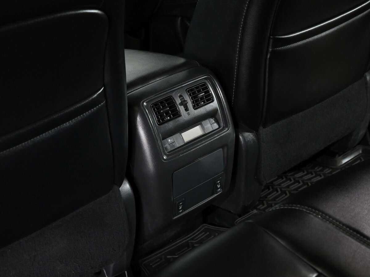 Nissan Pathfinder с пробегом — 2015 год. Фото: #6