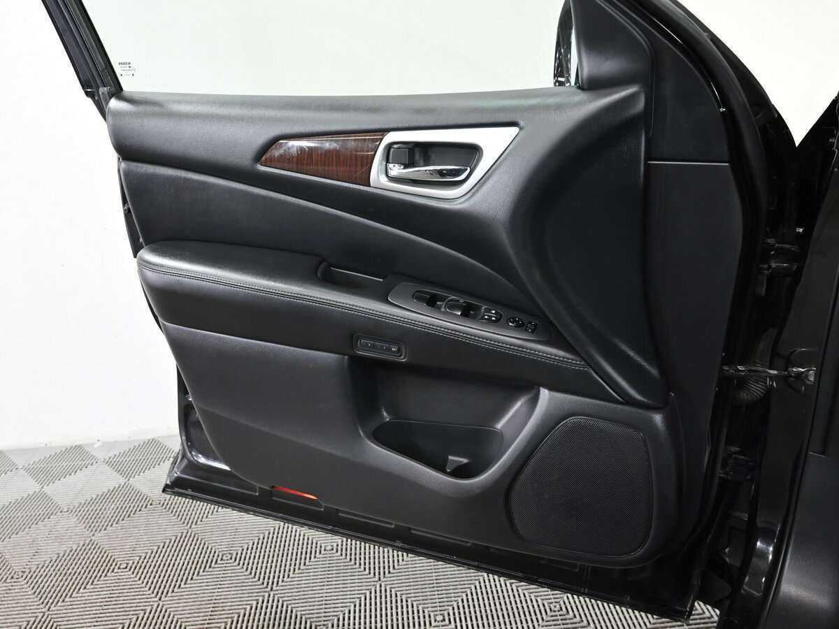 Nissan Pathfinder с пробегом — 2015 год. Фото: #9