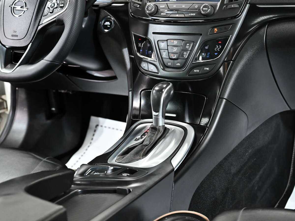 Opel Insignia с пробегом — 2014 год. Фото: #10