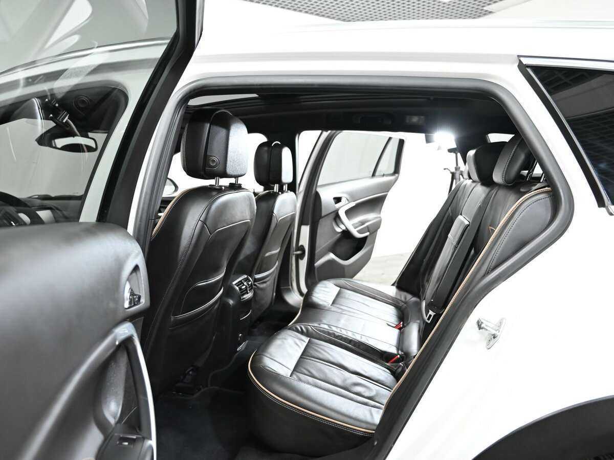 Opel Insignia с пробегом — 2014 год. Фото: #15