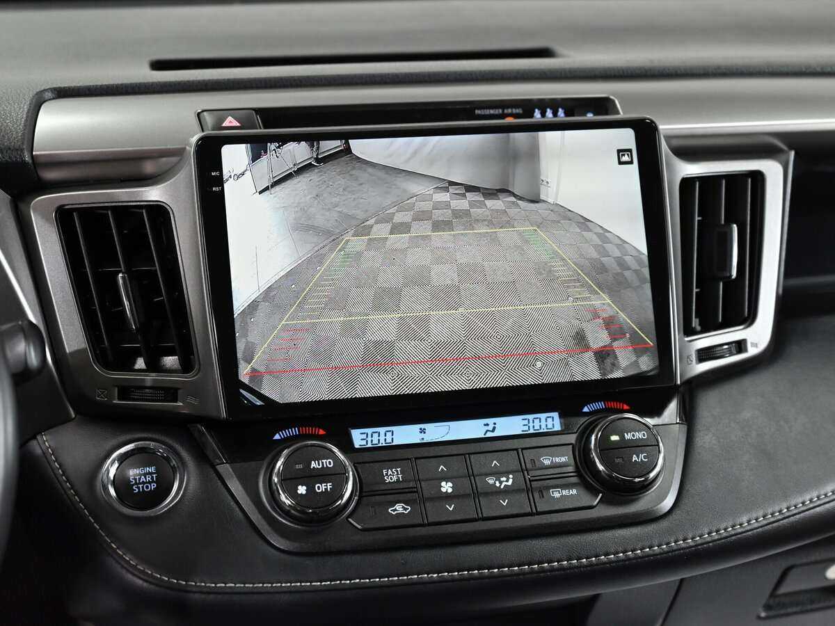 Toyota RAV4 с пробегом — 2018 год. Фото: #11