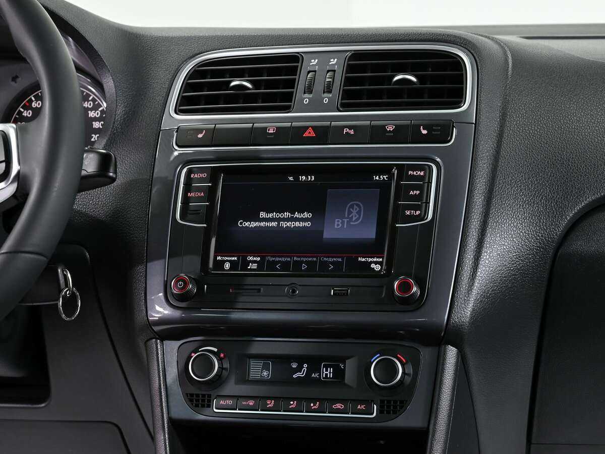 Volkswagen Polo с пробегом — 2019 год. Фото: #8