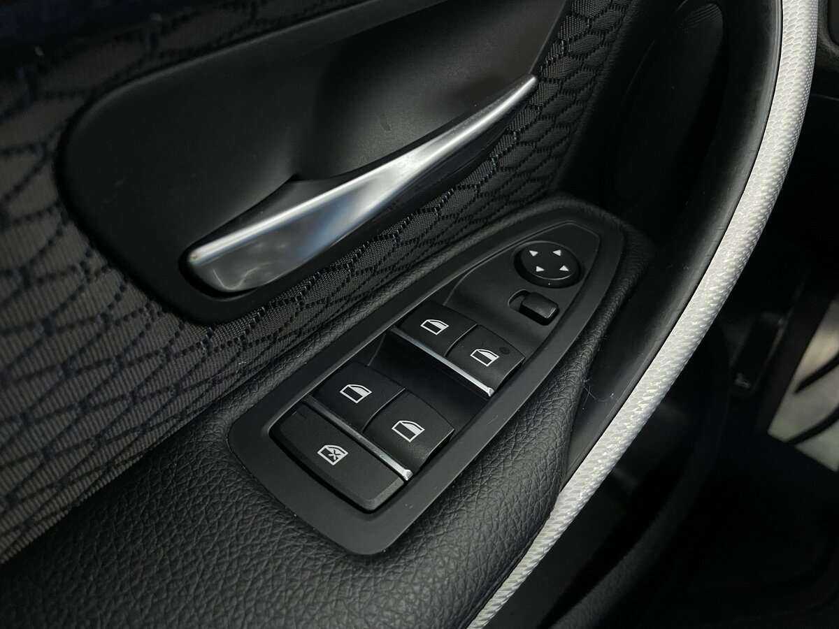 BMW 3 серии с пробегом — 2016 год. Фото: #21