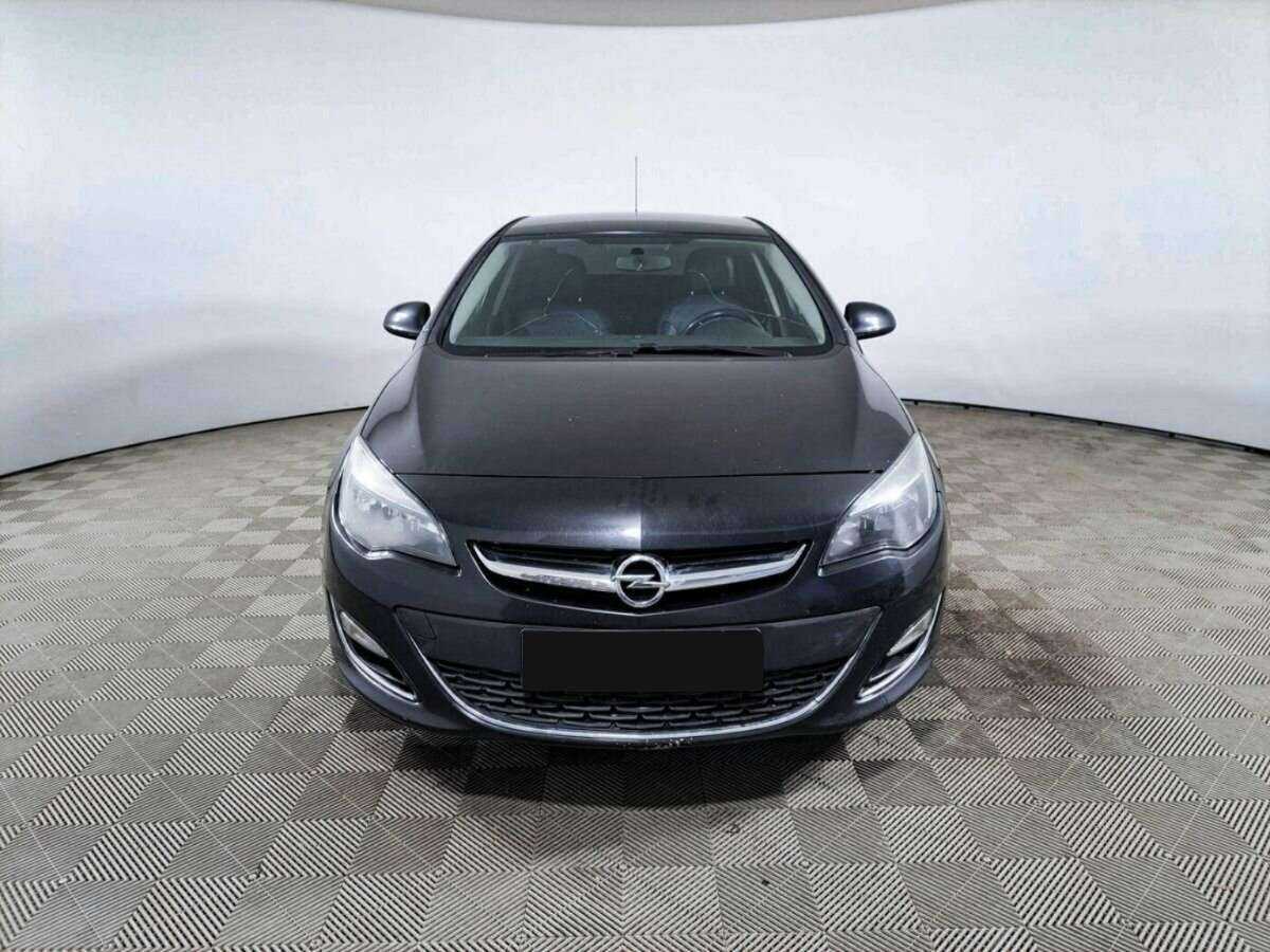 Opel Astra с пробегом — 2014 год. Фото: #1