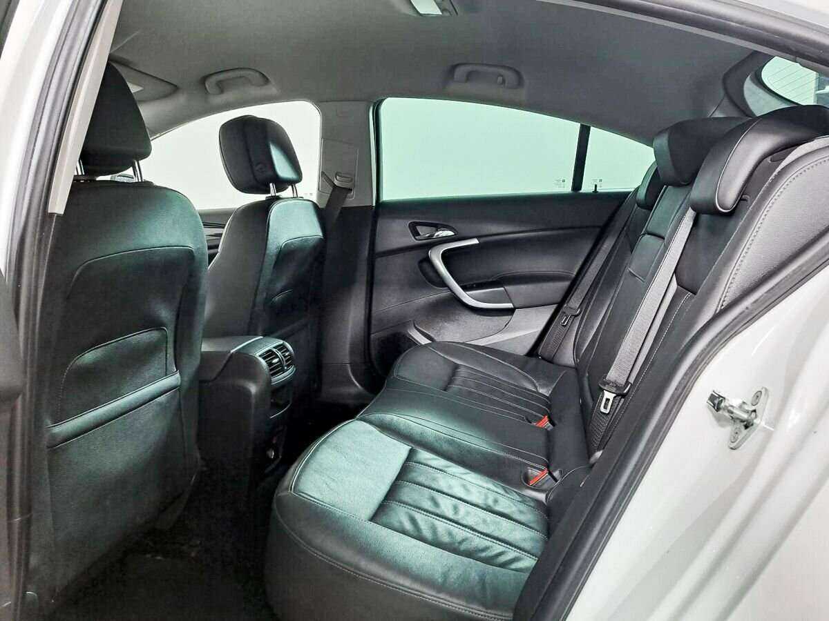 Opel Insignia с пробегом — 2014 год. Фото: #6