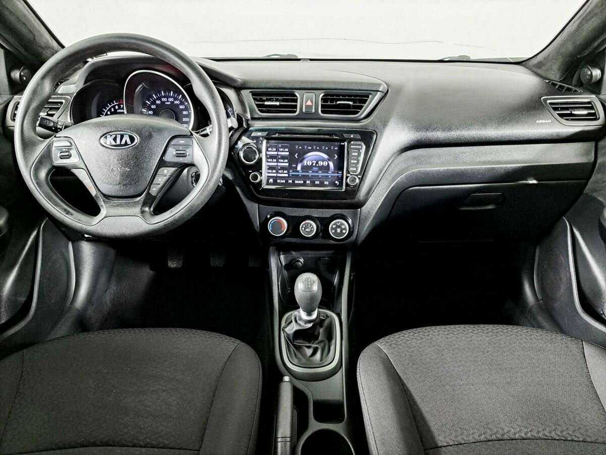 Kia Rio с пробегом — 2015 год. Фото: #11