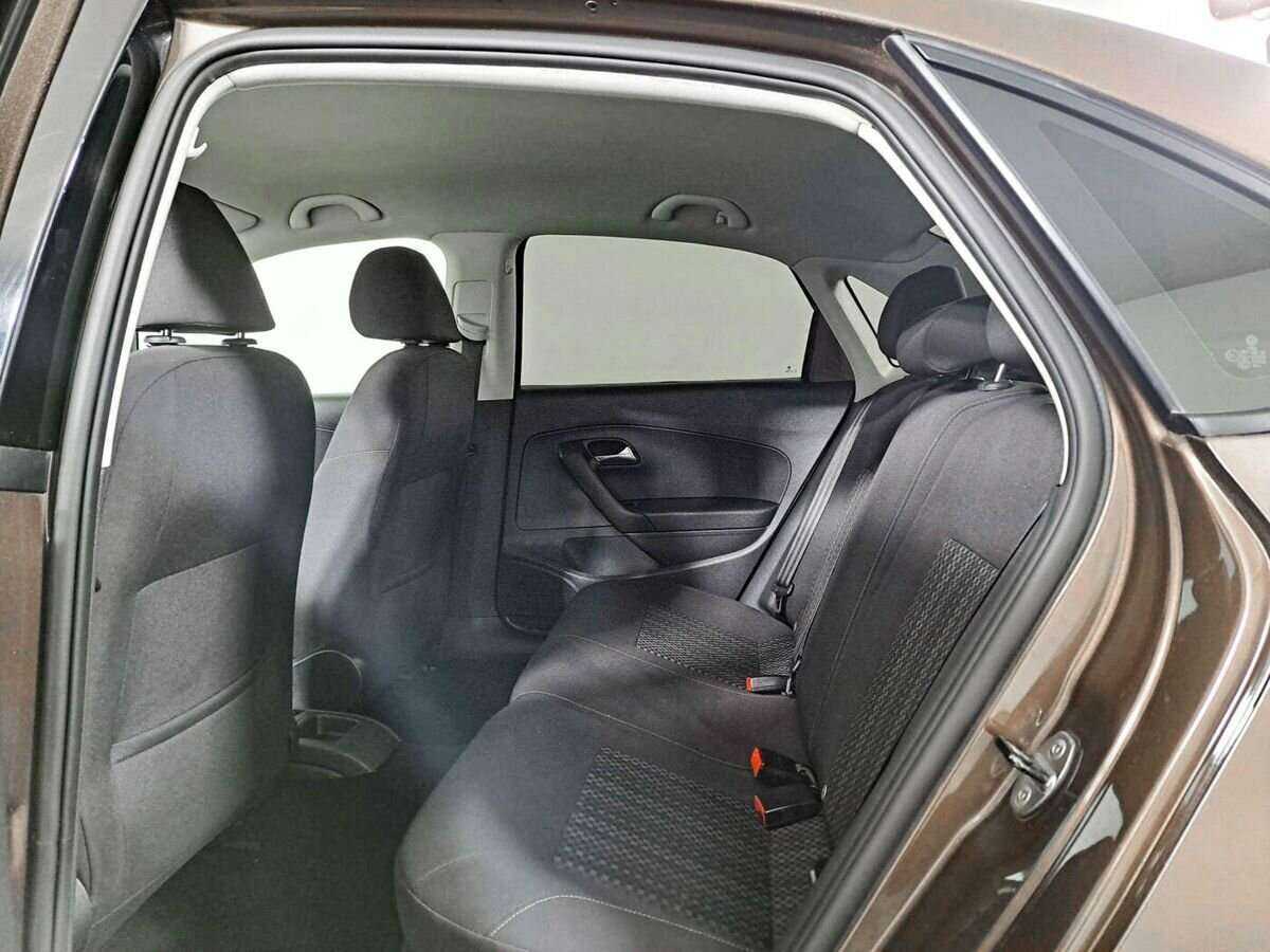 Volkswagen Polo с пробегом — 2016 год. Фото: #9