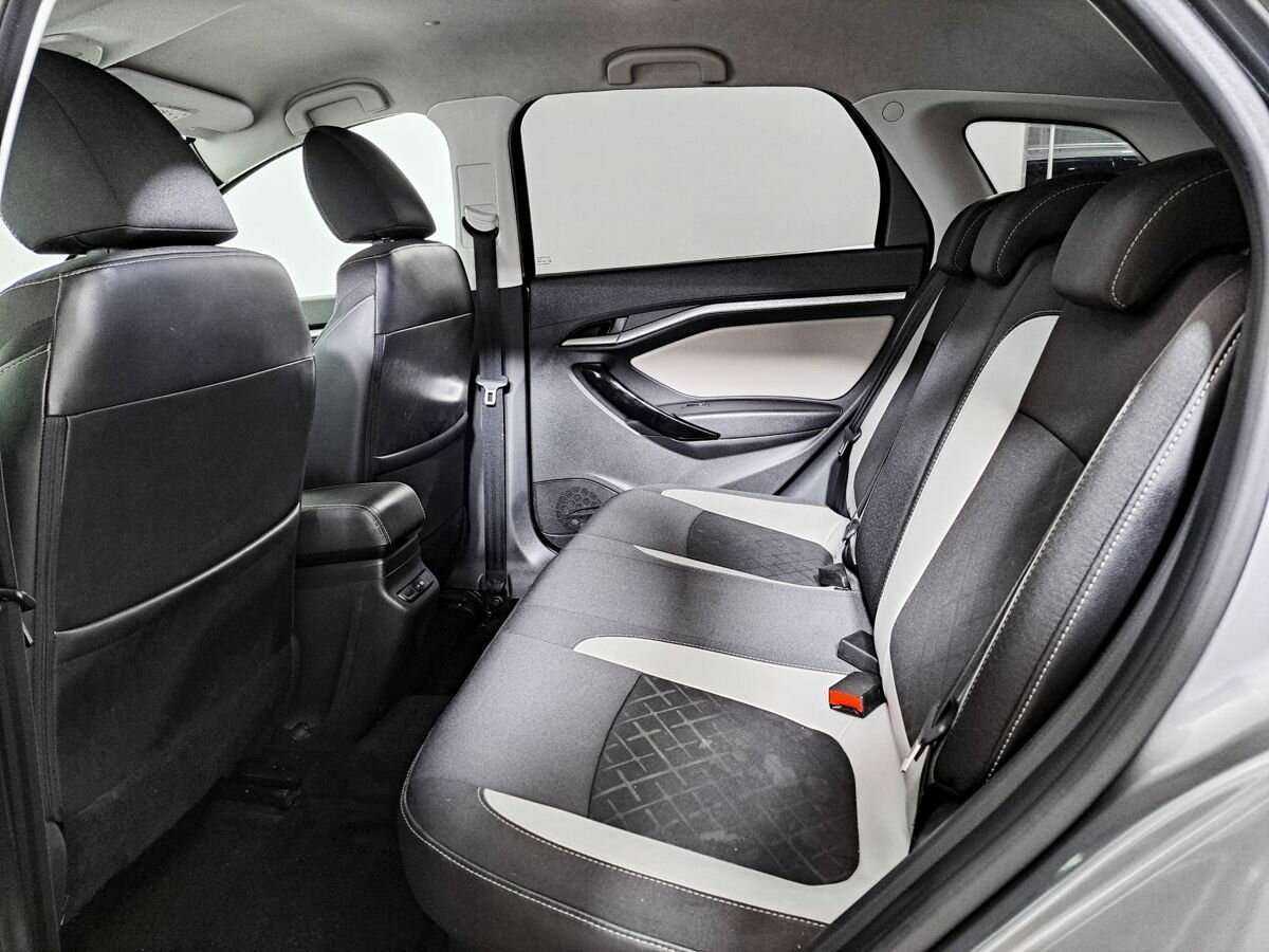 Lada (ВАЗ) Vesta с пробегом — 2019 год. Фото: #9