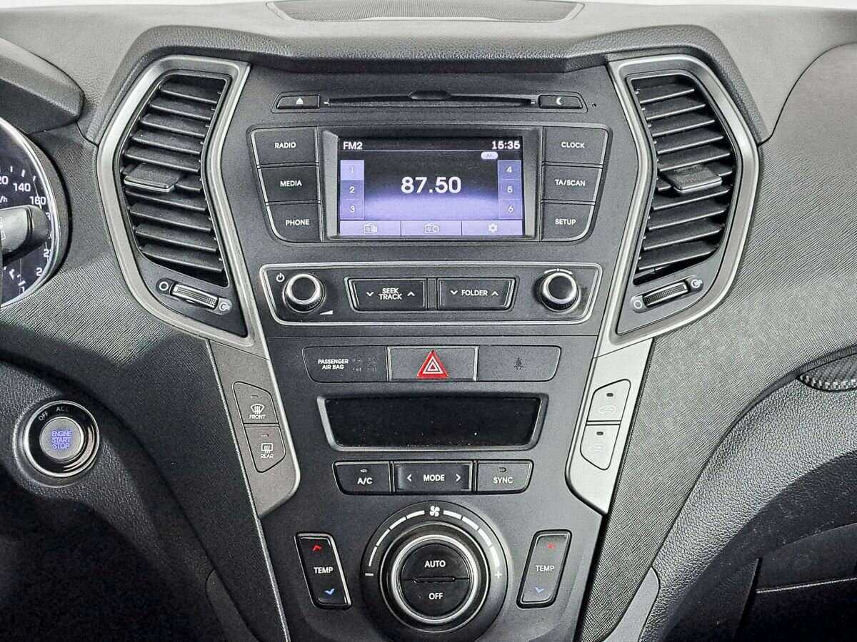 Hyundai Santa Fe с пробегом — 2017 год. Фото: #12