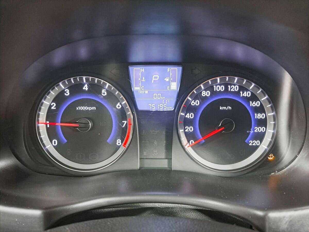 Hyundai Solaris с пробегом — 2016 год. Фото: #10