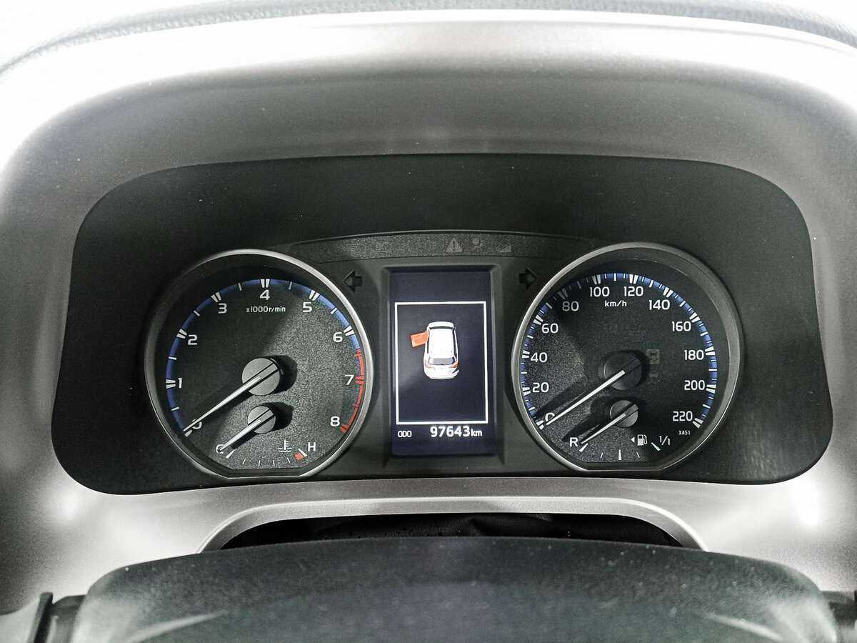 Toyota RAV4 с пробегом — 2018 год. Фото: #10