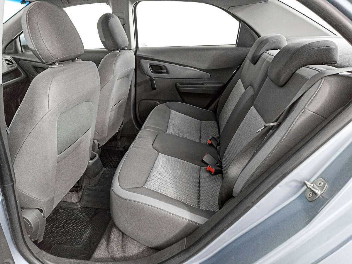 Chevrolet Cobalt с пробегом — 2013 год. Фото: #9