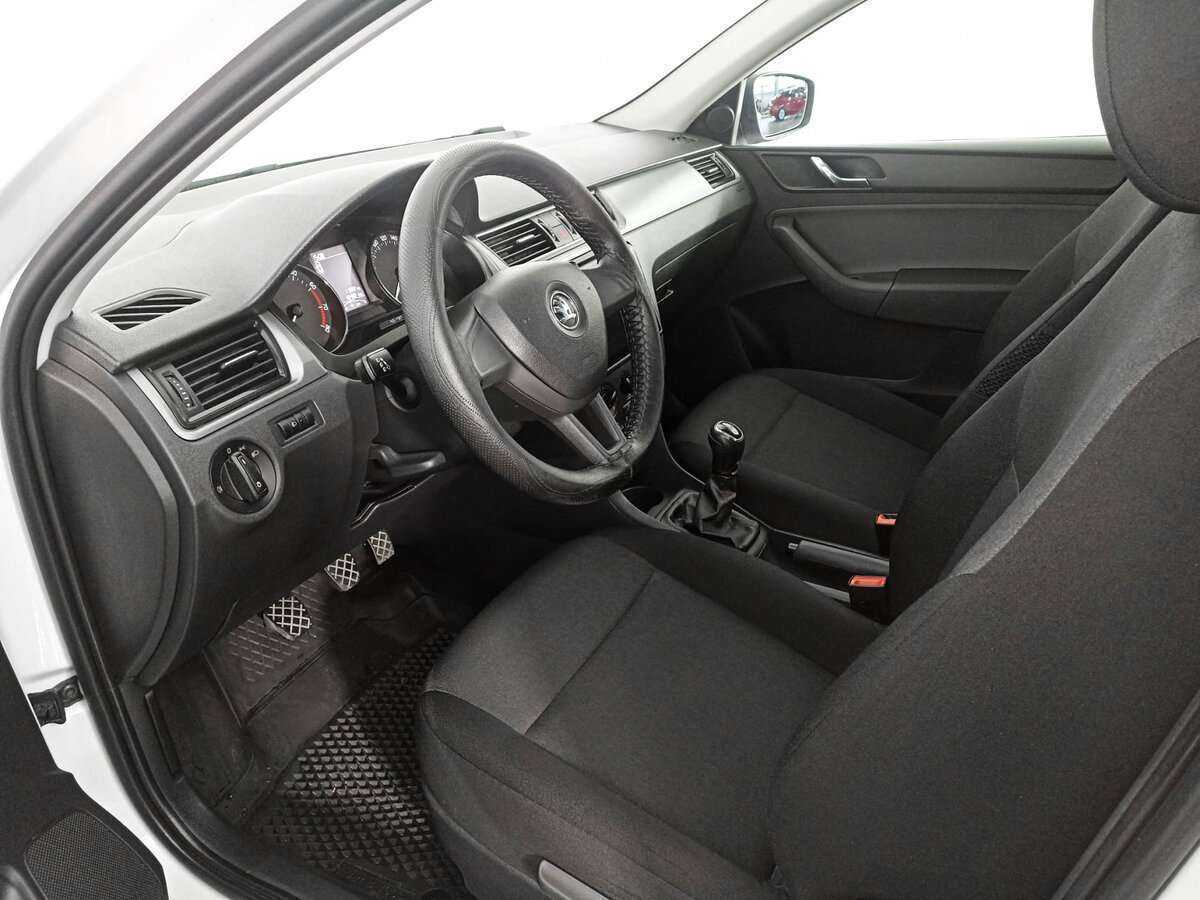 Skoda Rapid с пробегом — 2017 год. Фото: #15