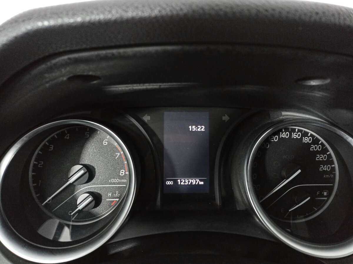 Toyota Camry с пробегом — 2020 год. Фото: #9