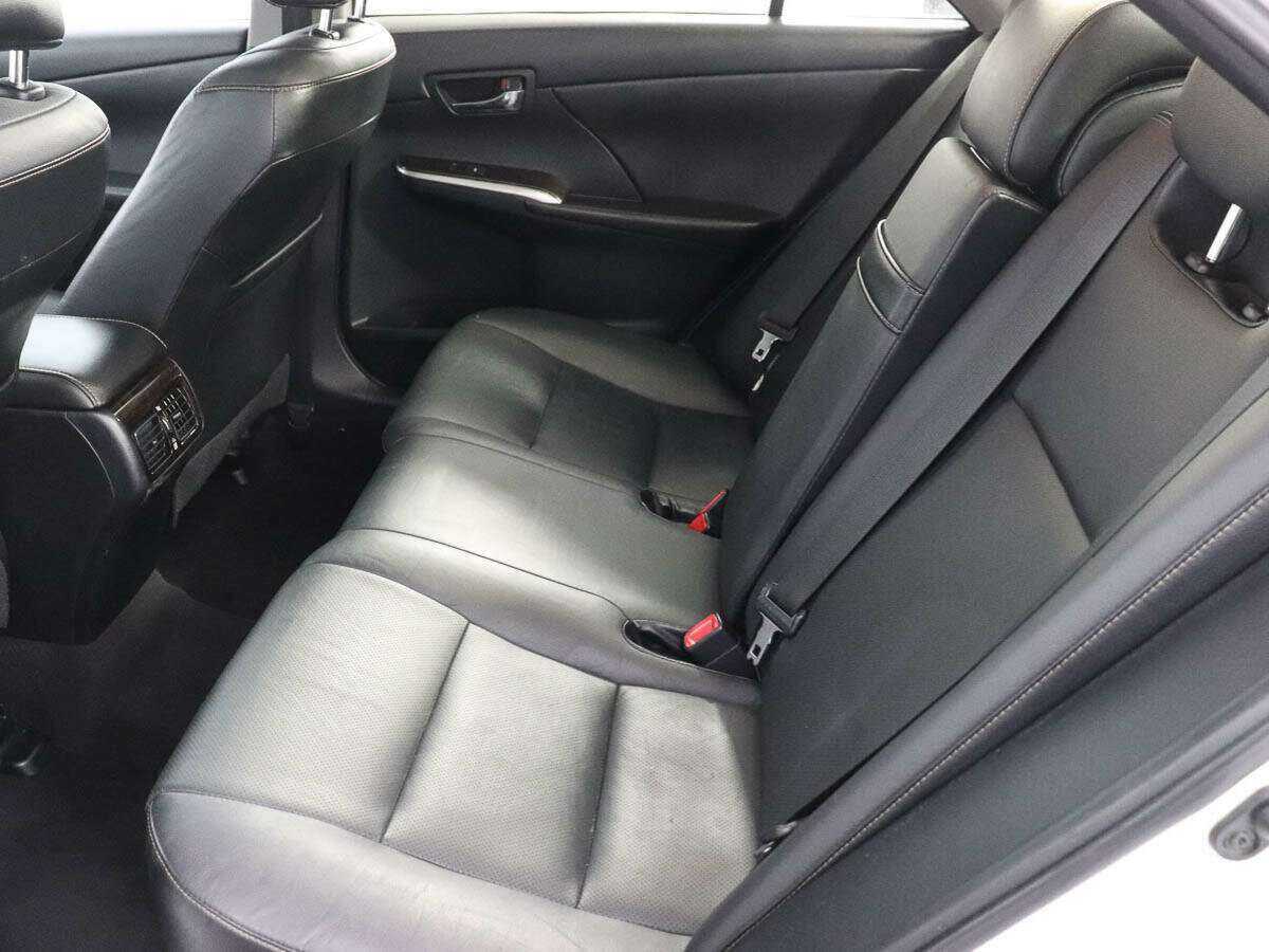 Toyota Camry с пробегом — 2015 год. Фото: #8
