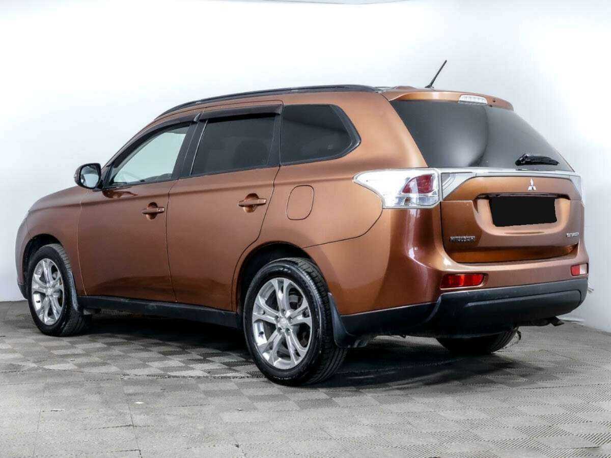 Mitsubishi Outlander с пробегом — 2012 год. Фото: #4
