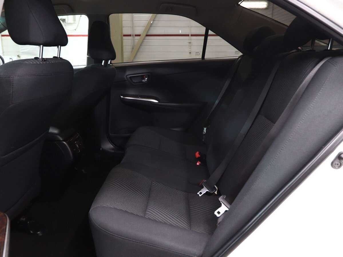 Toyota Camry с пробегом — 2016 год. Фото: #10