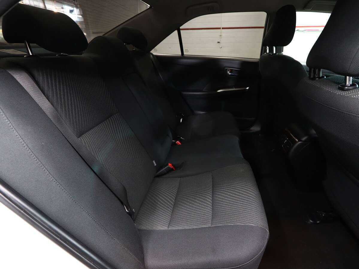 Toyota Camry с пробегом — 2016 год. Фото: #13