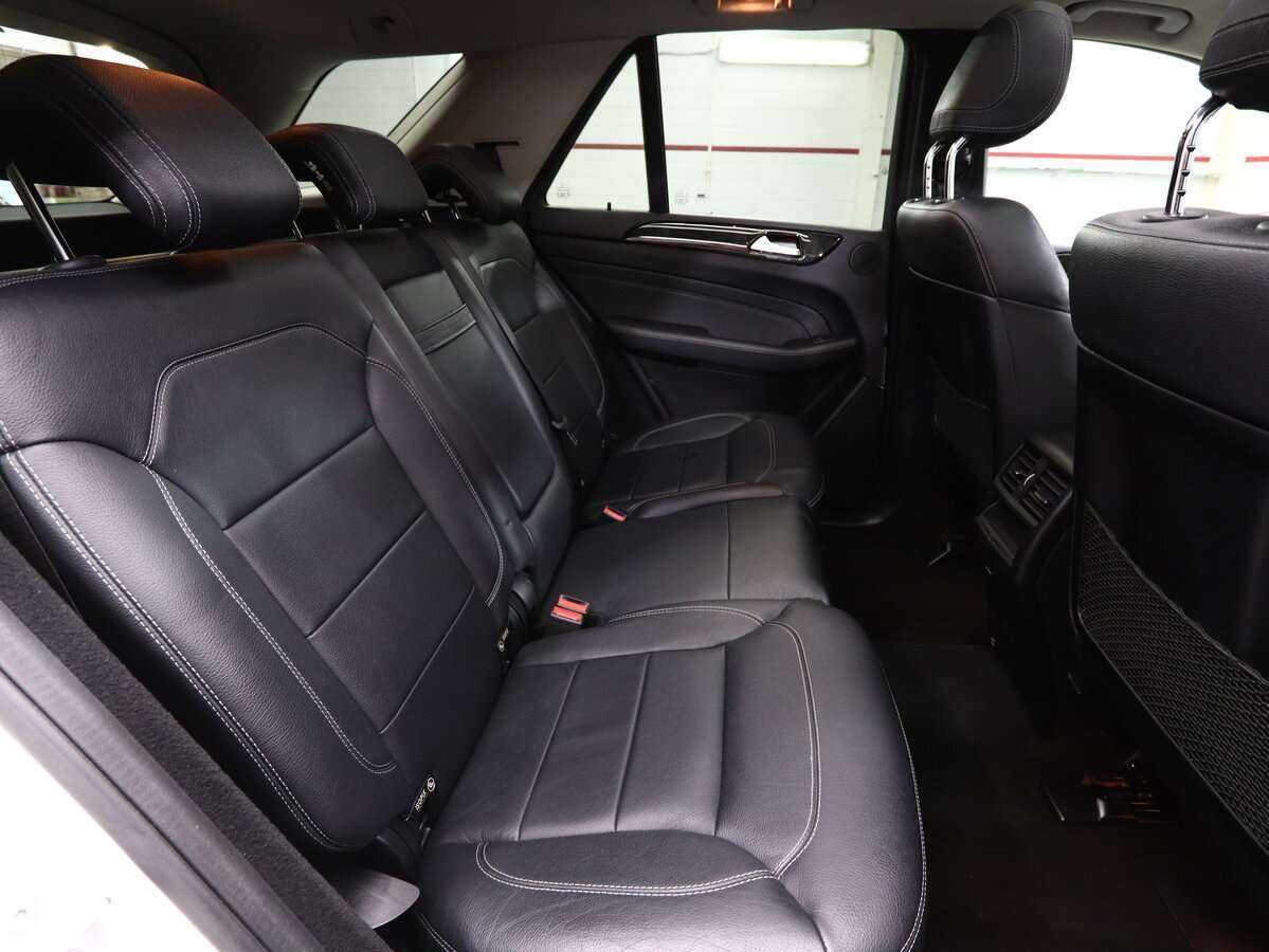 Mercedes-Benz M-Класс с пробегом — 2015 год. Фото: #12