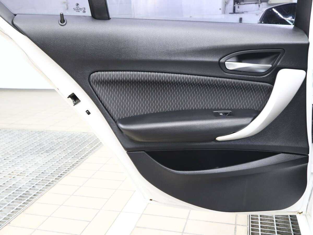 BMW 1 серии с пробегом — 2016 год. Фото: #11