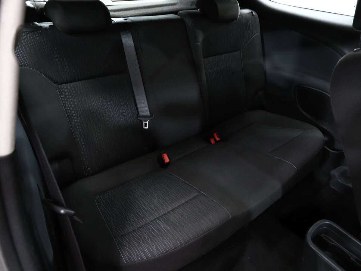 Opel Astra с пробегом — 2012 год. Фото: #11