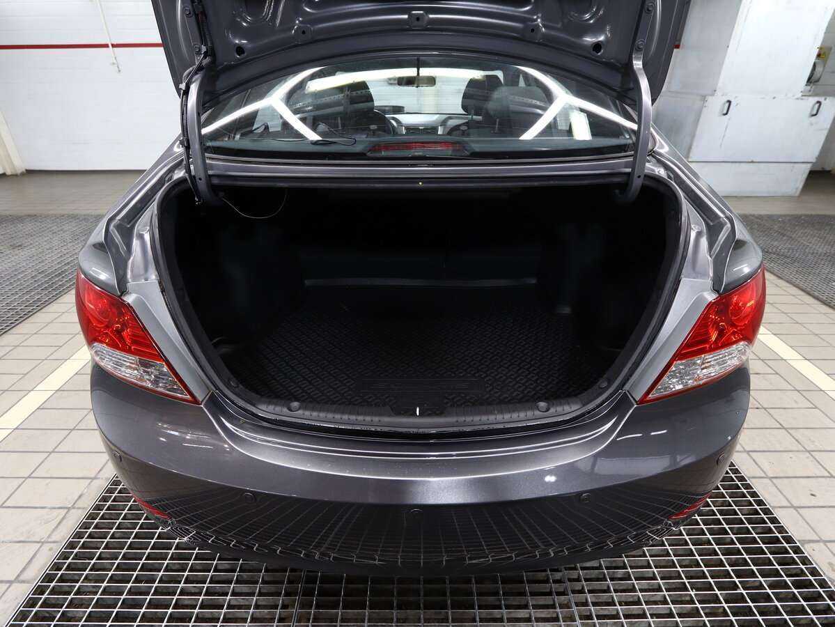 Hyundai Solaris с пробегом — 2014 год. Фото: #4